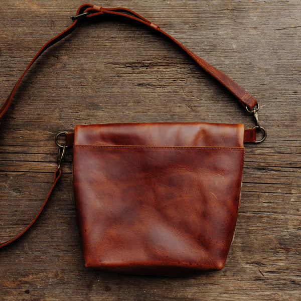 La Raiz Cross Body Bag