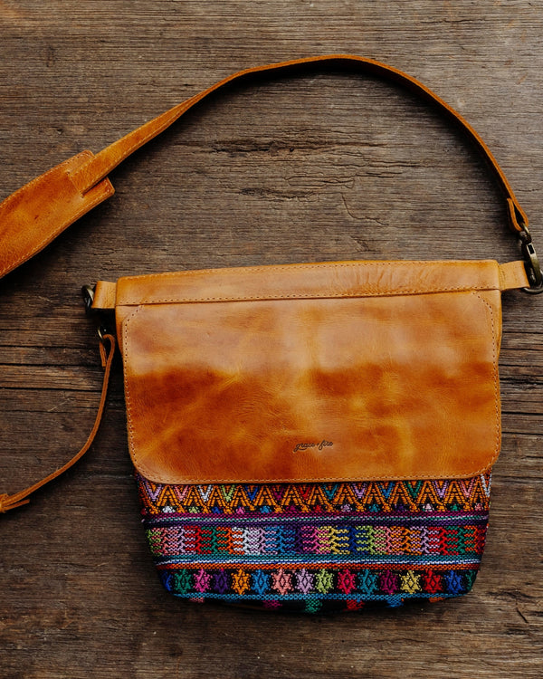 La Raiz Cross Body Bag