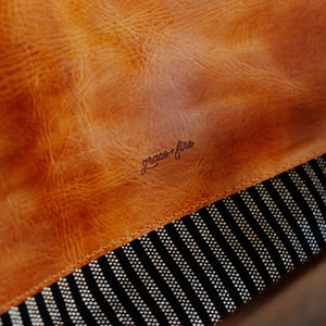 La Raiz Cross Body Bag