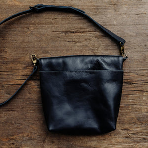 La Raiz Cross Body Bag