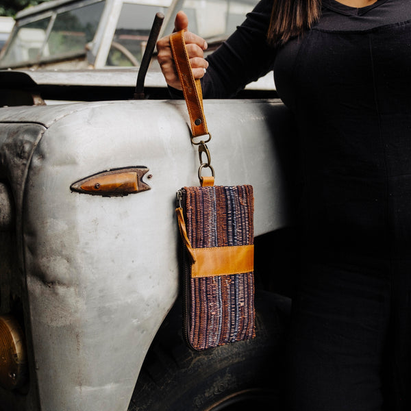 La Brisa Wristlet