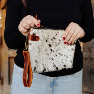 La Esencia Clutch