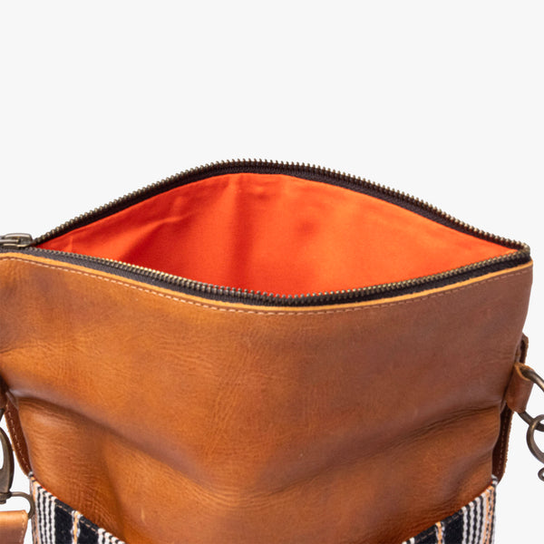 La Raiz Cross Body